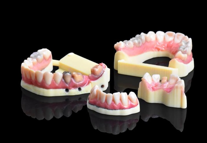 Stratasys J720 Dental hyper realistic full color 3D printing